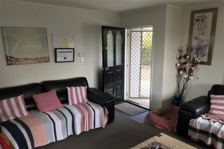 Photo of property in 2/240 Great South Road, Manurewa, Auckland, 2102