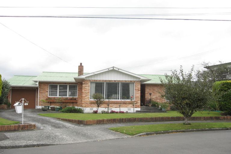 Photo of property in 2 Beecham Grove, Epuni, Lower Hutt, 5011