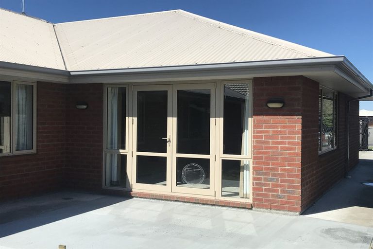 Photo of property in 43 Factory Road, Belfast, Christchurch, 8051