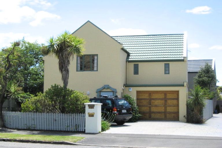Photo of property in 17 Truro Street, Sumner, Christchurch, 8081