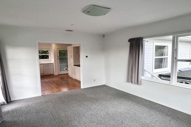 Photo of property in 34 Levesque Street, Birkdale, Auckland, 0626