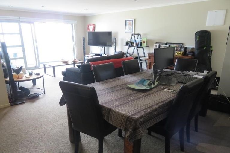 Photo of property in Bellagio Apartments, 8e/39 Taranaki Street, Te Aro, Wellington, 6011