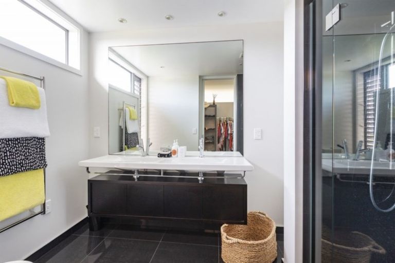 Photo of property in 13 Patiki Place, Omaha, 0986