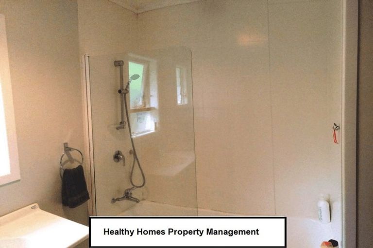 Photo of property in 5 Bedford Street, Te Atatu South, Auckland, 0610