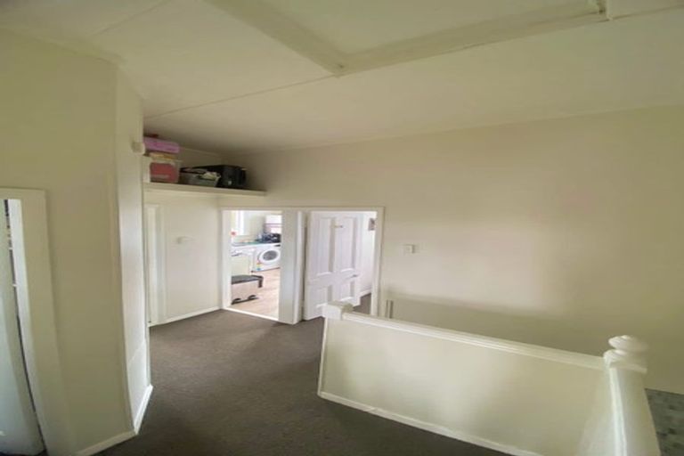 Photo of property in 16 Glendavar Street, Berhampore, Wellington, 6023