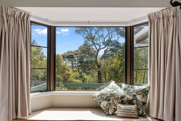 Photo of property in 13 Chatham Avenue, Paremoremo, Auckland, 0632