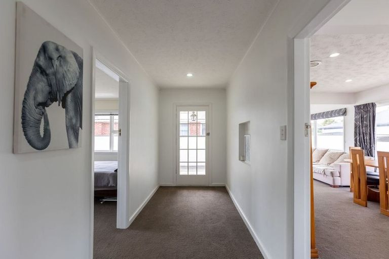 Photo of property in 308 Main North Road, Redwood, Christchurch, 8051