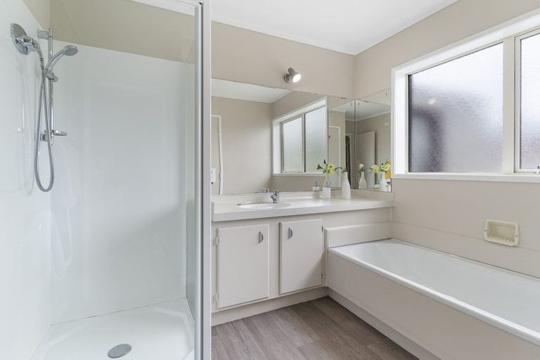 Photo of property in 69b Hattaway Avenue, Bucklands Beach, Auckland, 2012