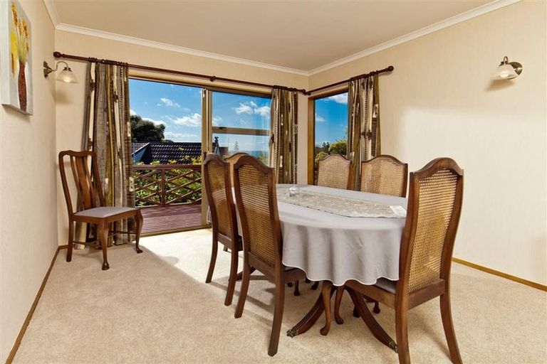 Photo of property in 4 Honeysuckle Lane, Mairangi Bay, Auckland, 0630