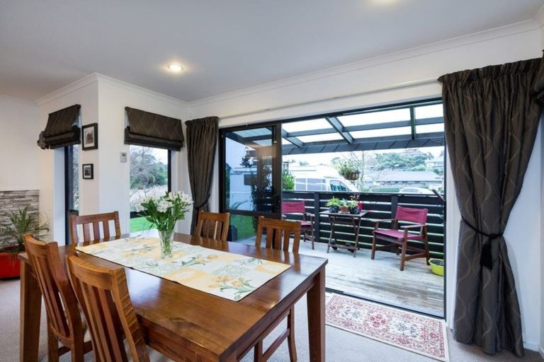 Photo of property in 20 Ainslee Street, Highlands Park, New Plymouth, 4312