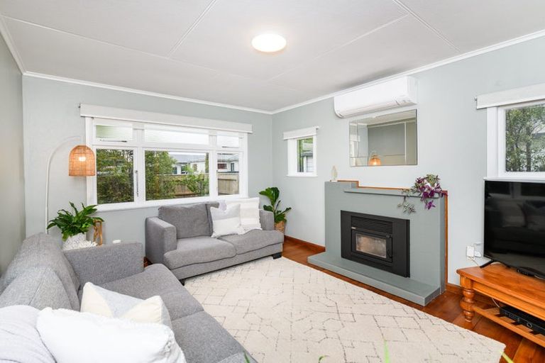 Photo of property in 7 Ihle Street, Terrace End, Palmerston North, 4410