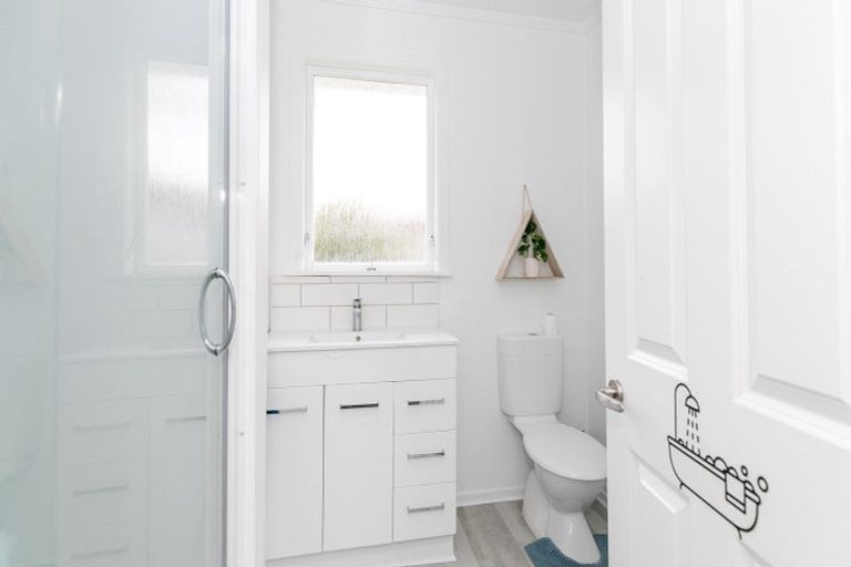 Photo of property in 104 Collins Road, Melville, Hamilton, 3206