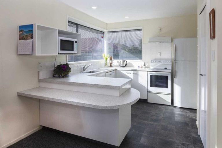 Photo of property in 2/11 Leith Place, Spreydon, Christchurch, 8024