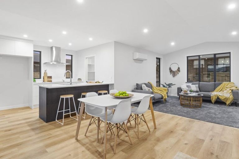 Photo of property in 17 Anglers Way, Omokoroa, 3114