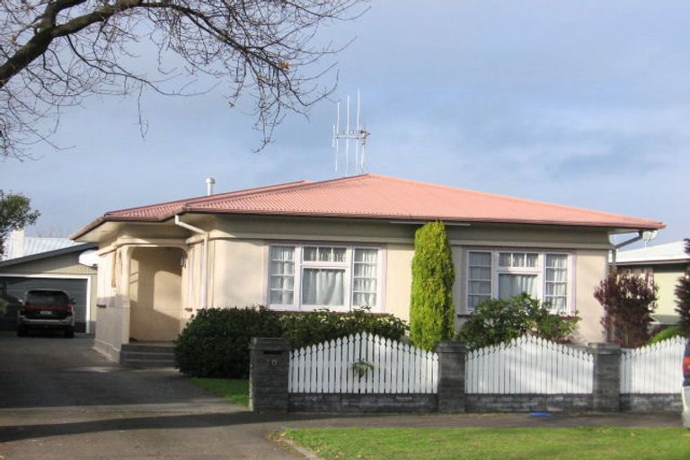 Photo of property in 70 Argyle Avenue, Takaro, Palmerston North, 4410