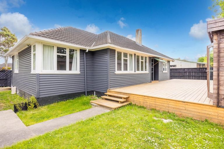 Photo of property in 1 Kenney Crescent, Fairfield, Hamilton, 3214