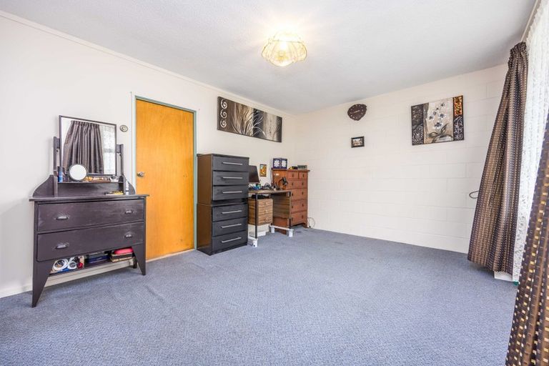 Photo of property in 2/81 Seabrook Avenue, New Lynn, Auckland, 0600