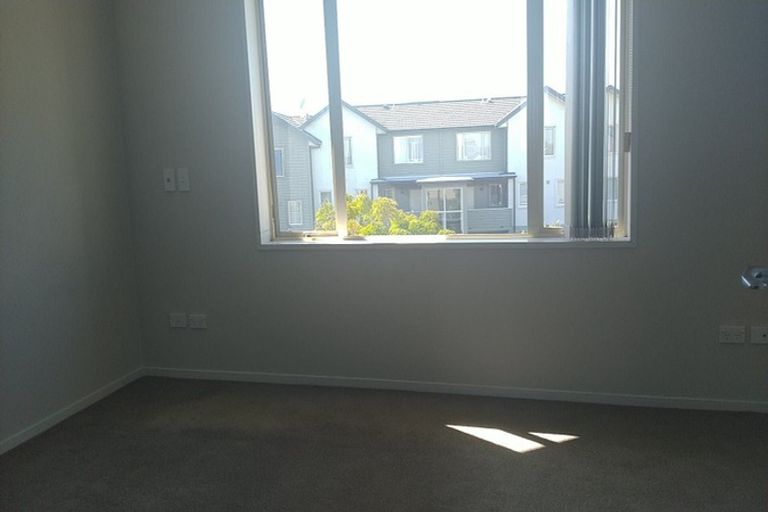 Photo of property in 33 Kirikiri Lane, East Tamaki, Auckland, 2013