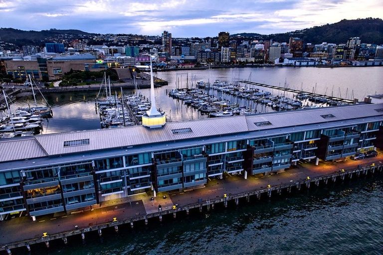 Photo of property in Clyde Quay Wharf, 2b/6 Clyde Quay Wharf, Te Aro, Wellington, 6011