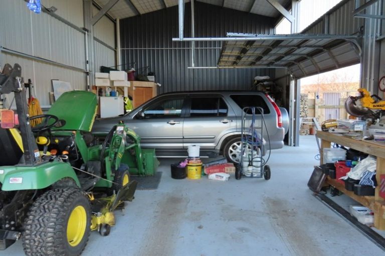 Photo of property in 14 Golden Road, Springvale, Alexandra, 9393