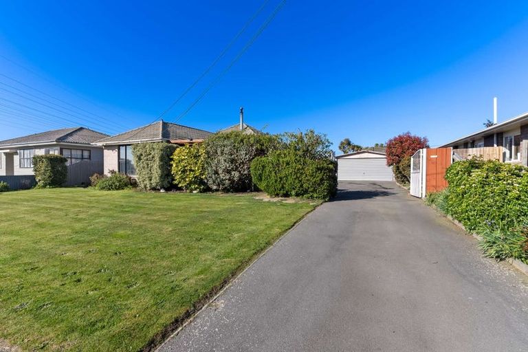 Photo of property in 37 Moffett Street, Islington, Christchurch, 8042