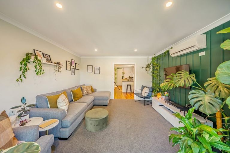 Photo of property in 8 Tui Grove, Elderslea, Upper Hutt, 5018