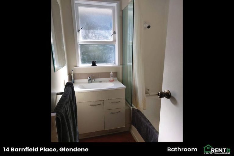Photo of property in 14 Barnfield Place, Glendene, Auckland, 0602