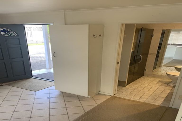 Photo of property in 340a Lake Road, Hauraki, Auckland, 0622