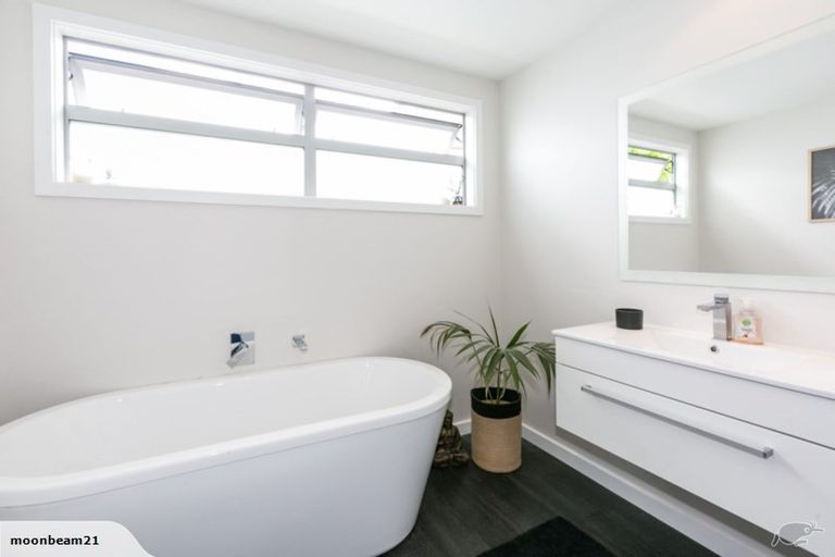 Photo of property in 9a Saint Hill Lane, Havelock North, 4130