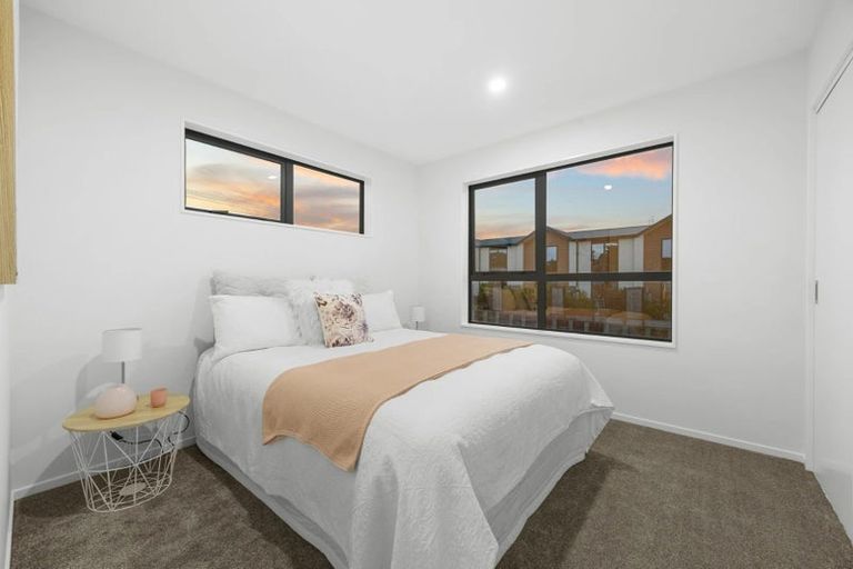 Photo of property in 1b Mamuku Drive, Massey, Auckland, 0614