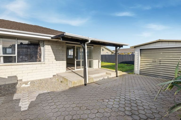 Photo of property in 2/3 Chadbury Street, Parklands, Christchurch, 8083