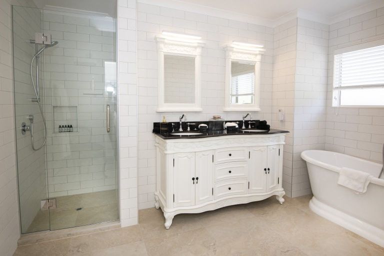 Photo of property in 14 Rutland Place, Taradale, Napier, 4112