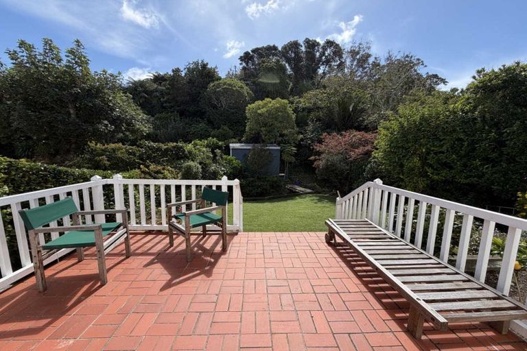Photo of property in 16 Friend Street, Karori, Wellington, 6012