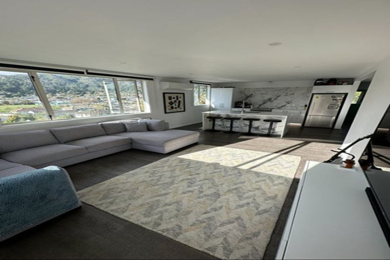 Photo of property in 29 Bird Grove, Stokes Valley, Lower Hutt, 5019