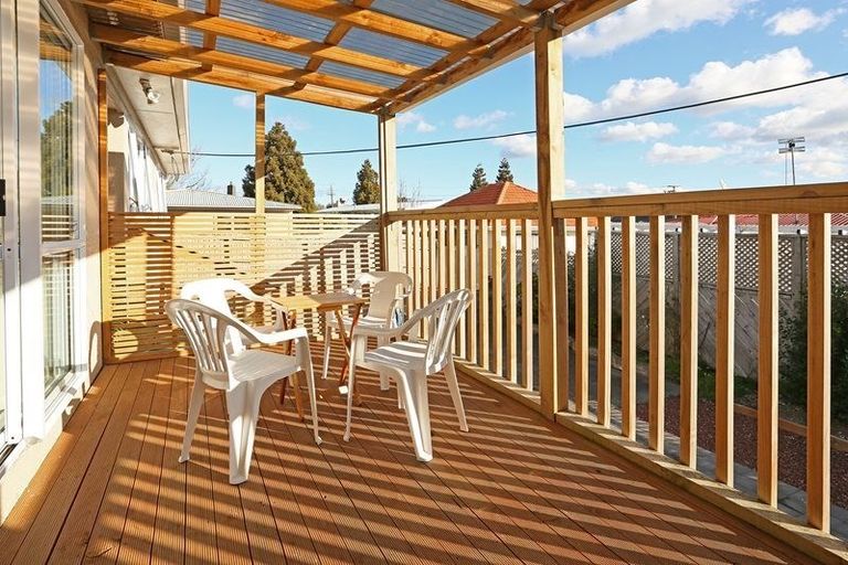 Photo of property in 11 Sheehan Road, Te Atatu South, Auckland, 0610