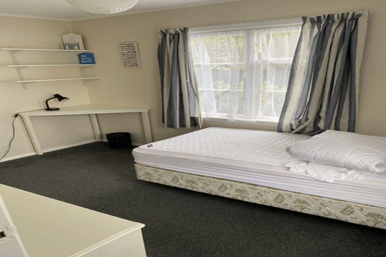 Photo of property in 13 Bateman Avenue, Bryndwr, Christchurch, 8053