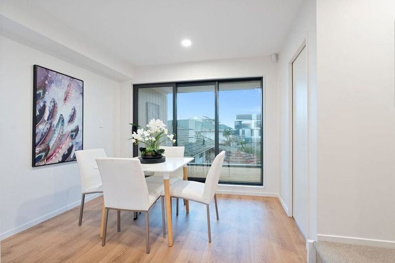 Photo of property in 5/11 Hereford Street, Te Atatu Peninsula, Auckland, 0610
