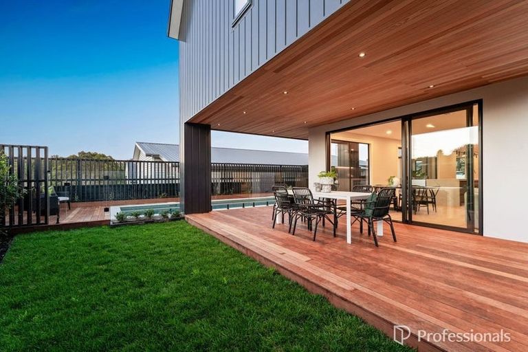 Photo of property in 5 Kotuitui Drive, Wainui, 0992