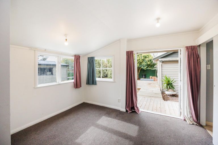 Photo of property in 374 College Street, Hokowhitu, Palmerston North, 4410