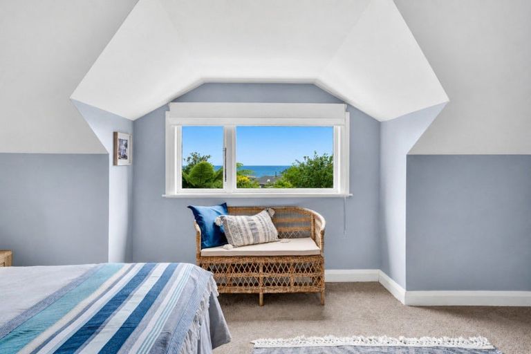 Photo of property in 18 Ridge Lane, New Plymouth, 4310