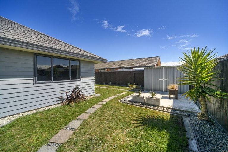 Photo of property in 76 Geneva Terrace, Kelvin Grove, Palmerston North, 4414