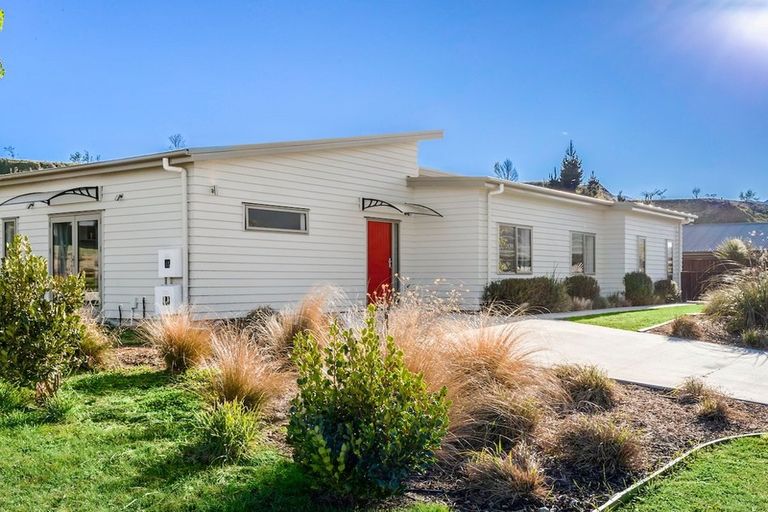 Photo of property in 2 Campden Court, Lower Shotover, Queenstown, 9304