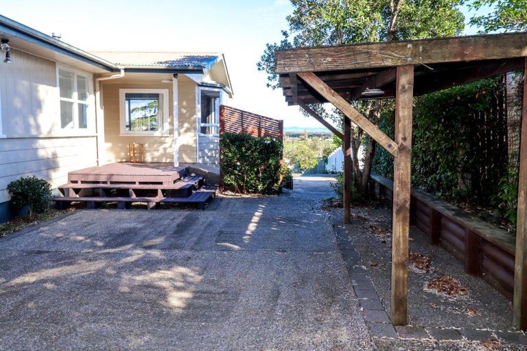 Photo of property in 208 Waikiekie Road, Thames, 3500