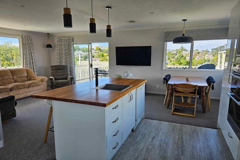 Photo of property in 65 Juniper Road, Sunnynook, Auckland, 0620