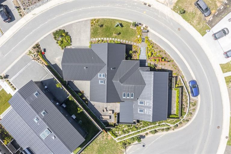 Photo of property in 16 Rotorua Grove, Aotea, Porirua, 5024