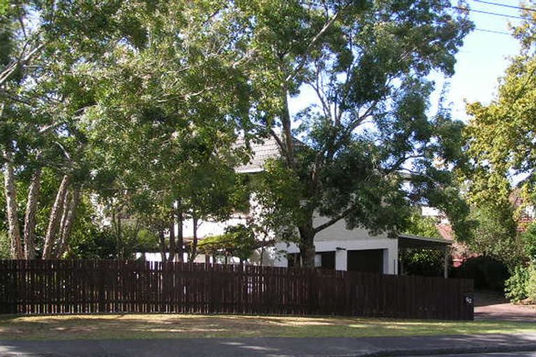 Photo of property in 60 Gladstone Road, Northcote, Auckland, 0627