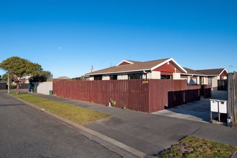 Photo of property in 1/5 Pegasus Avenue, North New Brighton, Christchurch, 8083