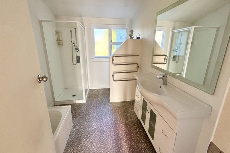 Photo of property in 240 Greers Road, Bryndwr, Christchurch, 8053