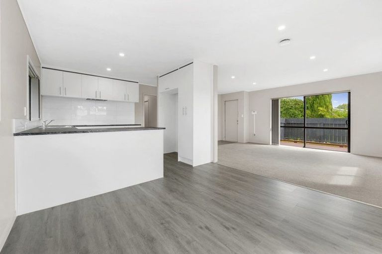 Photo of property in 1/3 Kelvin Road, Papakura, 2110