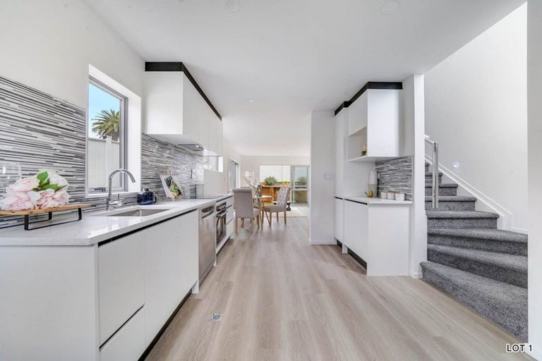 Photo of property in 40d Estuary Road, Weymouth, Auckland, 2103